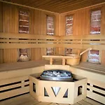 Boni Csaladi Wellness 3* زلاكاروس