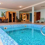 فندق Boni Csaladi Wellness