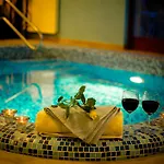 فندق Boni Csaladi Wellness 3*