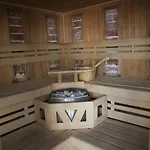 Boni Csaladi Wellness 3* زلاكاروس