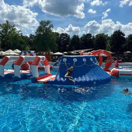 ホテル Boni Csaladi Wellness 3*