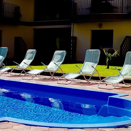 Boni Csaladi Wellness 3*