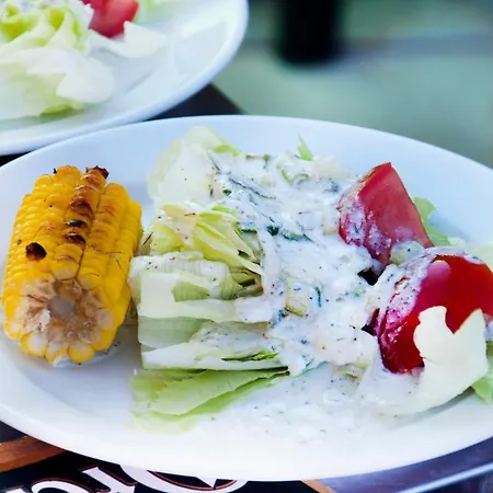 Boni Csaladi Wellness 3* زلاكاروس