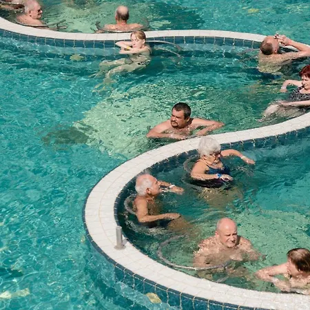 Boni Csaladi Wellness 3*