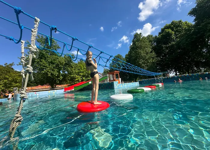 ホテル Boni Csaladi Wellness 3*