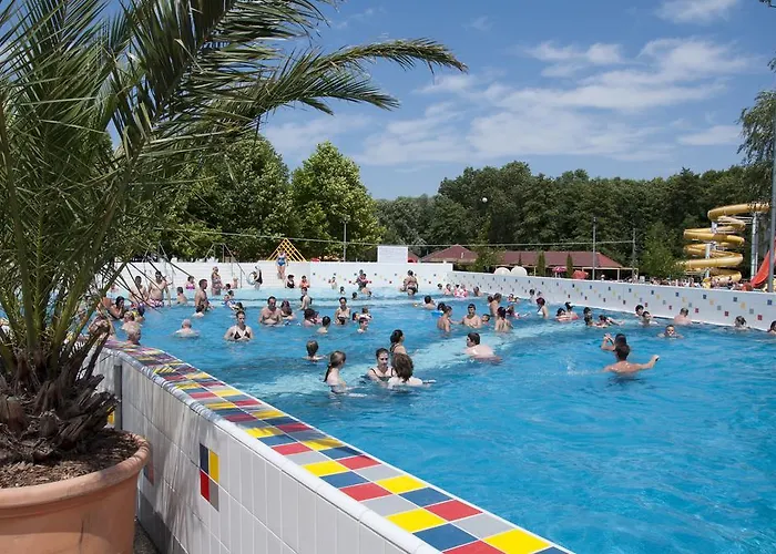 ホテル Boni Csaladi Wellness ザラカロシュ