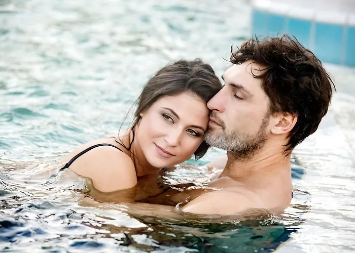 ホテル Boni Csaladi Wellness 3*