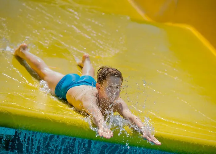 ホテル Boni Csaladi Wellness ザラカロシュ