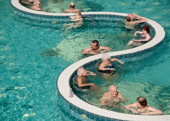 Boni Csaladi Wellness 3*